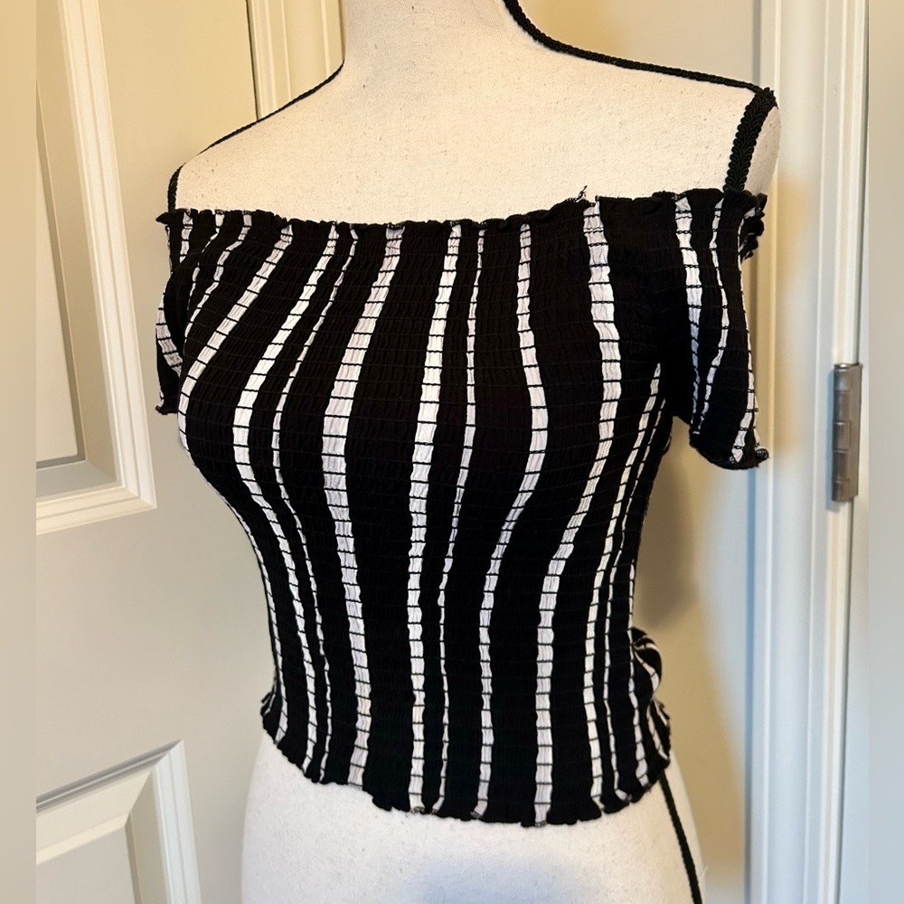 Kendall and Kylie black-and-white striped off the shoulder cropped short sleeve